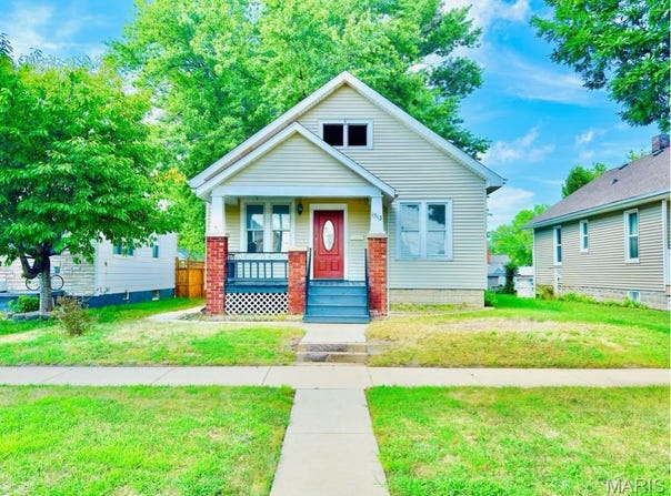 1513 8th Street, Highland, IL 62249