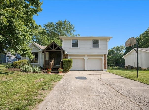 5341 Locust Lane, Kansas City, KS 66106