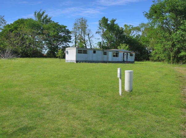222 Almo Rd, Murray, KY 42020