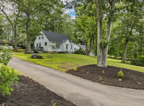 305 Green Street, Somersworth, NH 03878