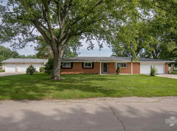6308 W McArthur Lane, Muncie, IN 47304