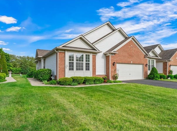 4041 Whitehall Lane, Algonquin, IL 60102