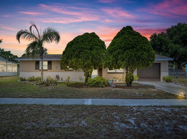2468 KIMBERLY DRIVE, DELTONA, FL 32738