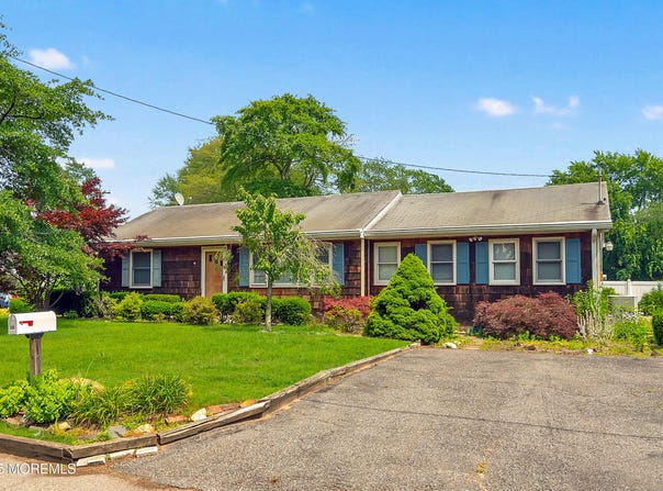 326 Oxford Lane, Point Pleasant, NJ 08742