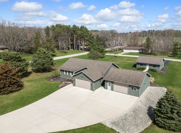 N6008 Forest Ridge Road, Green Lake, WI 54941