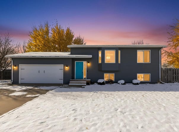 215 Atkins Cir, Tea, SD 57064