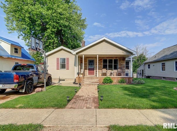 2410 BARKER Street, Clinton, IA 52732