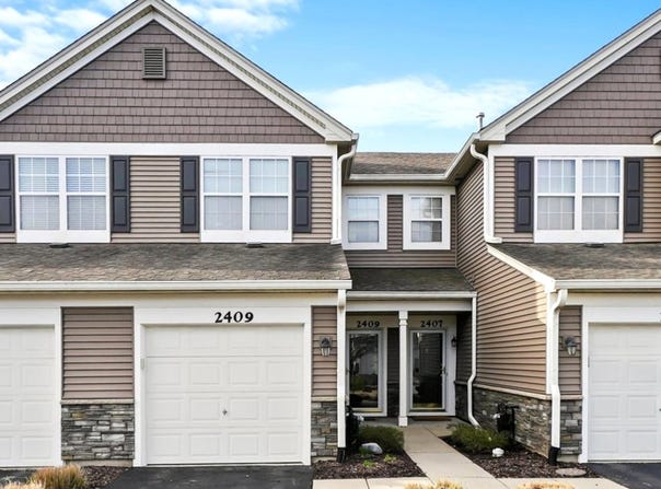 2409 Golf Ridge Circle, Naperville, IL 60563