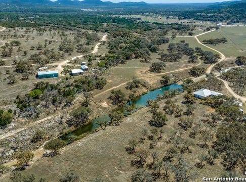 5430 CR-111, Utopia, TX 78884