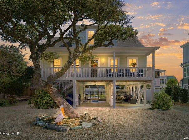 108 SE 70th Street, Oak Island, NC 28465