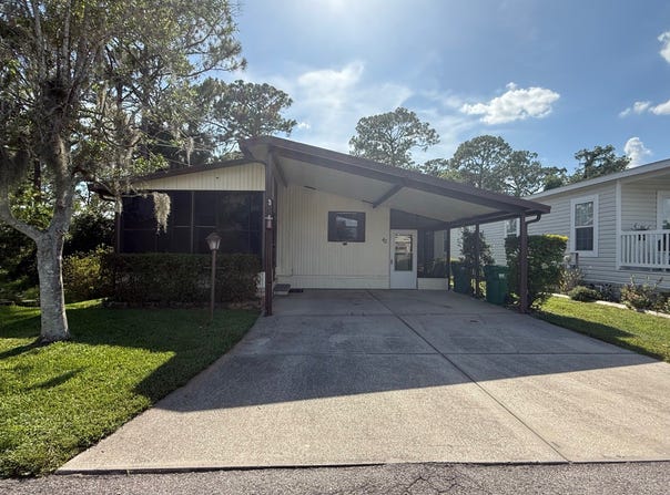 42 Royal Drive, Eustis, FL 32726