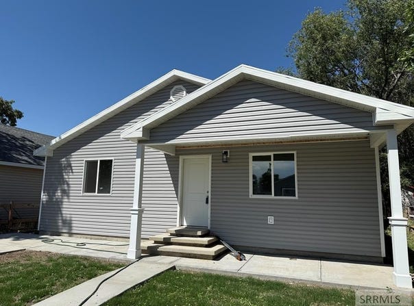 239 Van Buren Street, American Falls, ID 83211