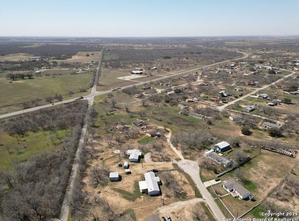 17423 Fx Ball, Elmendorf, TX 78112