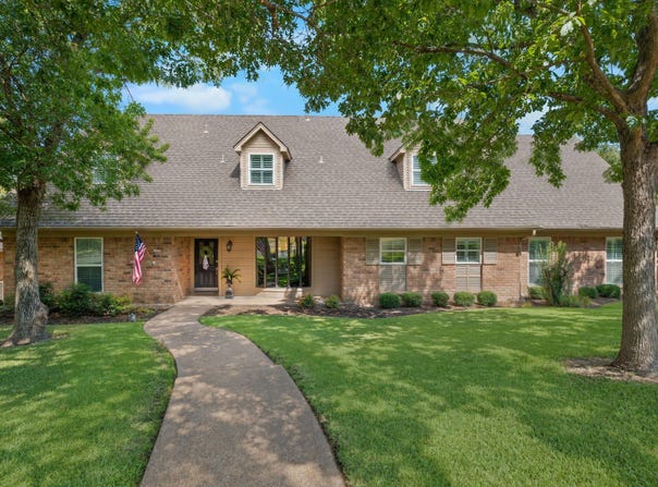 10026 Forest View Drive, Woodway, TX 76712