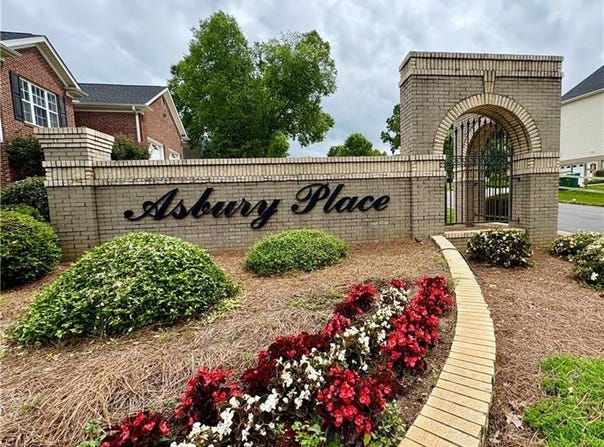 110 Asbury Place Court, Clemmons, NC 27012