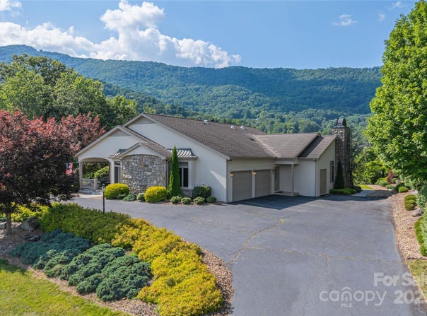 31 Chickering Lane, Waynesville, NC 28786