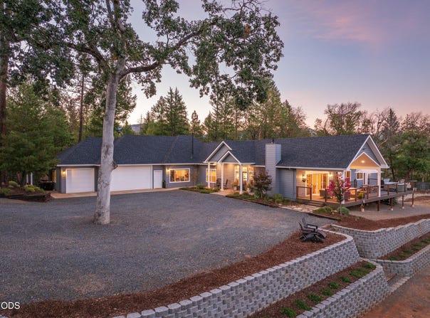 145 Lomas Road, Jacksonville, OR 97530