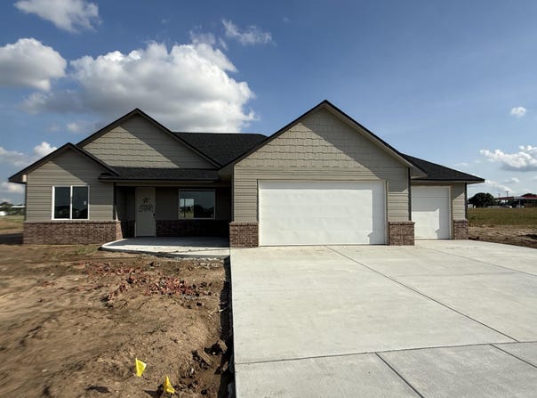 866 N Main, Goddard, KS 67052