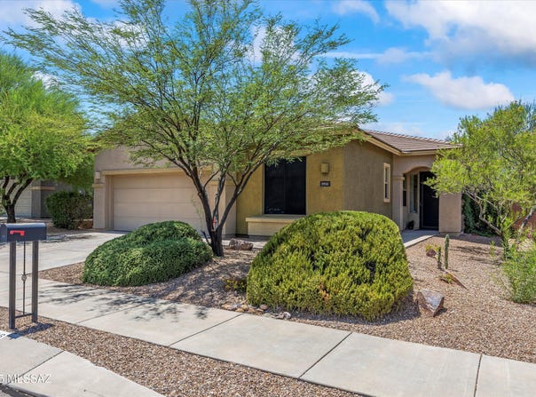 9916 E Caldera Place, Tucson, AZ 85748