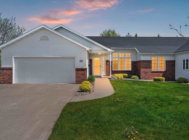 923 W WINDTREE Drive, APPLETON, WI 54914