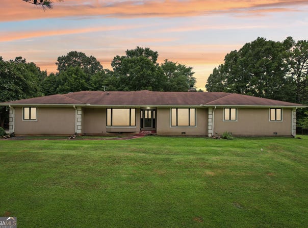 642 Lester RD, Fayetteville, GA 30215