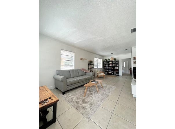225 E 41st Street, Hialeah, FL 33013