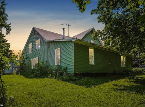 14332 Irish Ridge Road, Burlington, IA 52601