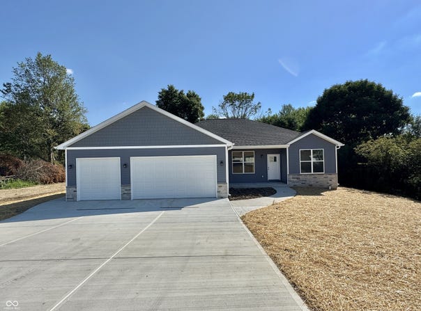 81 Patriots Landing, Fillmore, IN 46128