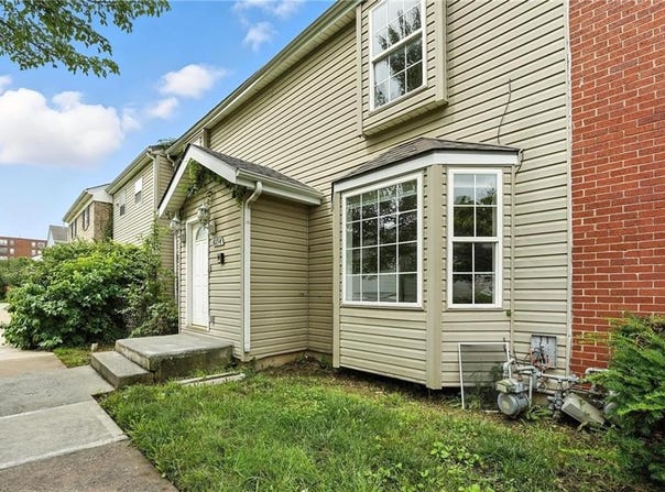6154 E 129th Street, Grandview, MO 64030
