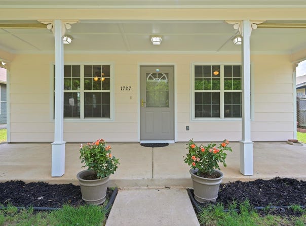 1727 Leander ST, Georgetown, TX 78626