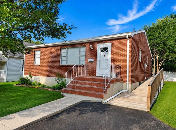 425 Goodwin Ave, Salem, VA 24153