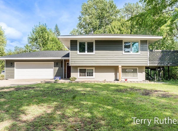 17802 170th Avenue, Spring Lake, MI 49456