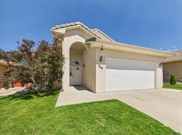 948 Willowcrest Dr, Pueblo, CO 81005