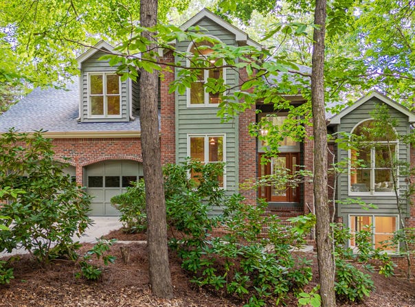 100 Collinson Drive, Chapel Hill, NC 27514