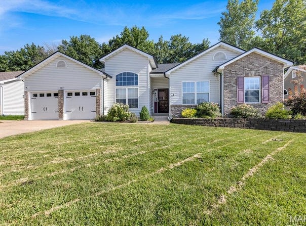 777 Diamond Pointe Court, O'Fallon, MO 63366