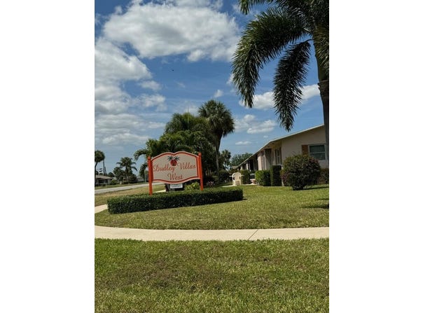 2739 Dudley Drive W, West Palm Beach, FL 33415