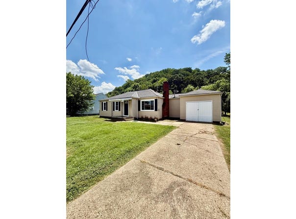 52 Wheeler St, South Shore, KY 41175