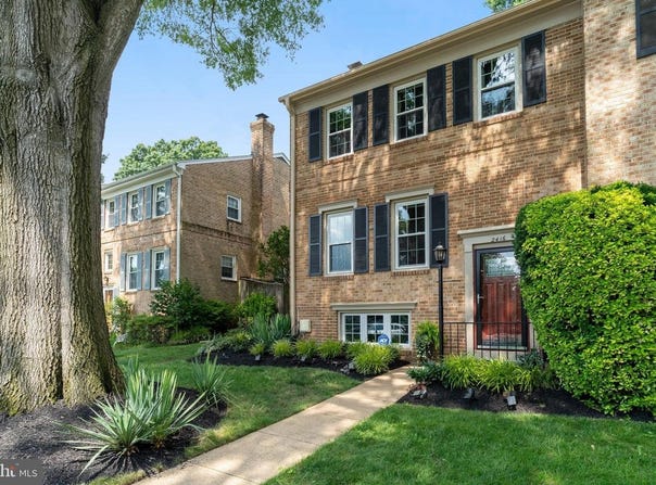 2416 FALLS PLACE CT, FALLS CHURCH, VA 22043