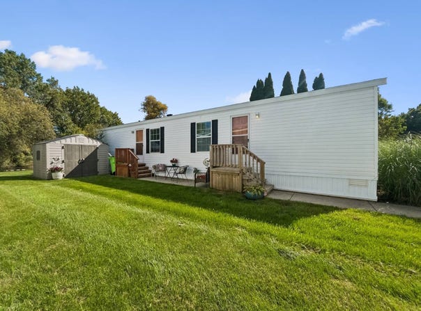 373 Rouen Drive, White Lake, MI 48383