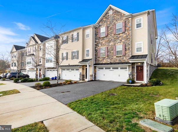 11 SKYLAR Circle, MEDIA, PA 19063