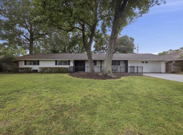 775 Belvedere Dr., Beaumont, TX 77706