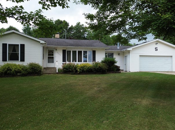 4085 N Cedar Lake Road, Edmore, MI 48829