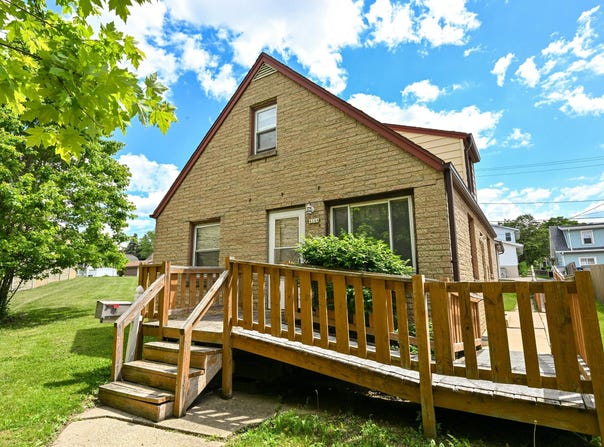 4164 S 4th St, Milwaukee, WI 53207