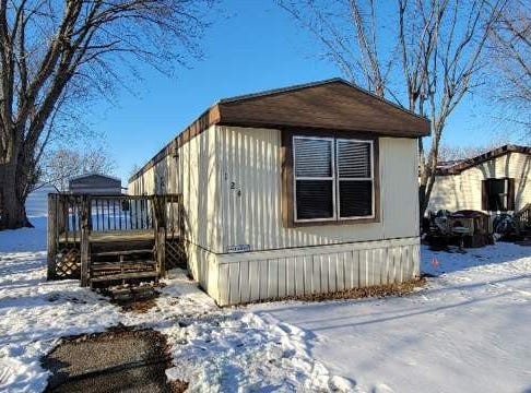 124 Primrose Lane, Davis Junction, IL 61020