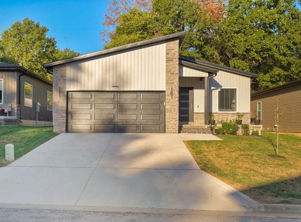 2605 N Prospect Avenue, Springfield, MO 65803