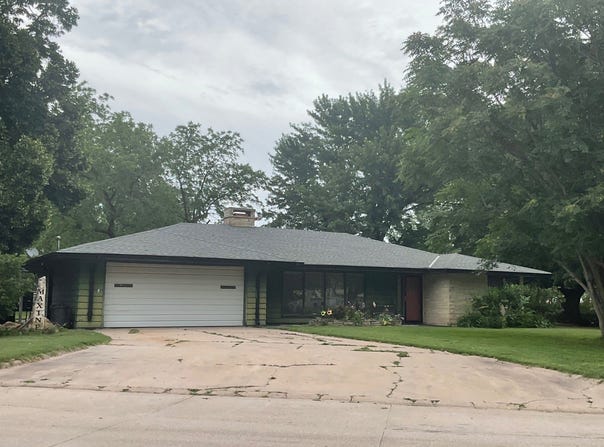 612  East 3rd Street, Superior, NE 68978