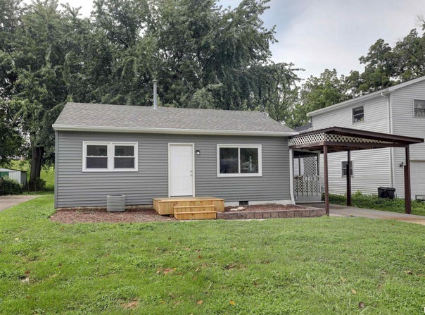 1704 VAN BUREN Street, Quincy, IL 62301