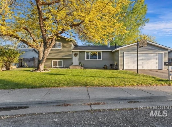 275 E 14th North, Mountain Home, ID 83647