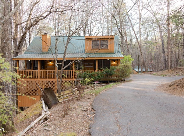 1655 S Mountain View Road, Sevierville, TN 37876