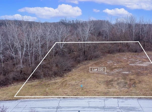 10525 Erie Drive, Crown Point, IN 46307